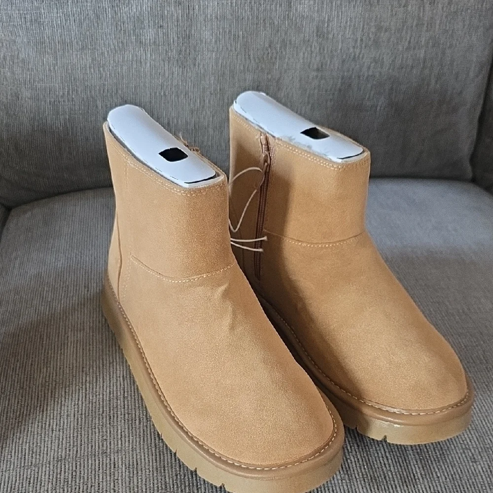 Universal Thread Women's Tan May Ankle‎ Boots, Size 9, NWT With Memory Foam